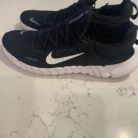 Men’s Nike Free 5.0. Black. In good used condition. - Picture 6 of 7
